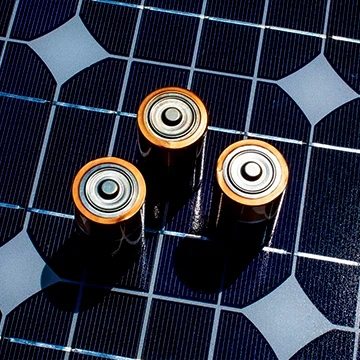 ¿Cuántas baterías necesito para un sistema solar de 3kw?